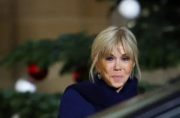 جنجال دوباره همسر مکرون؛ این‌بار توهین به زنان