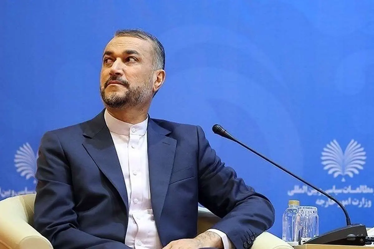 (عکس) گفتگوی متفاوت امیرعبداللهیان با عباس عراقچی