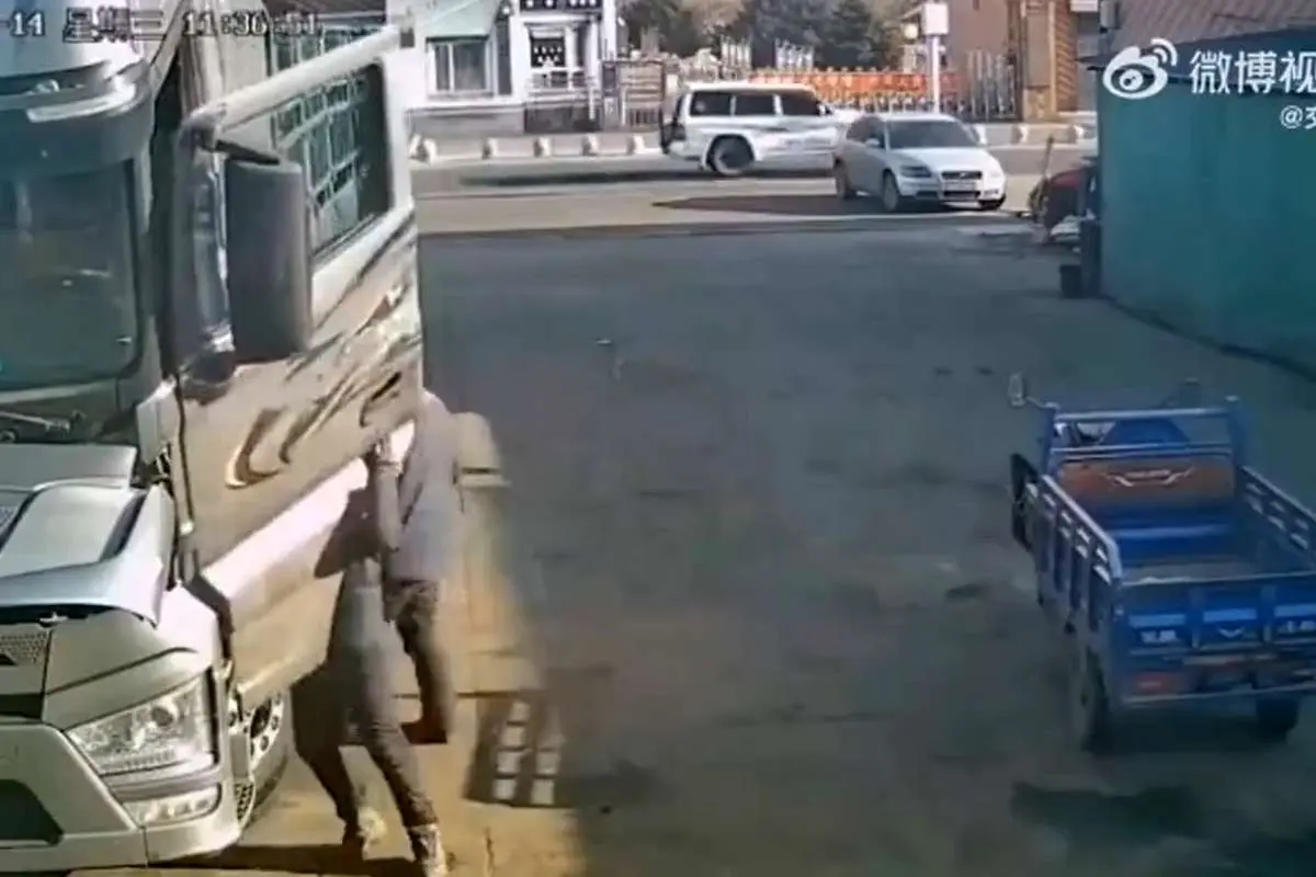 (ویدئو) حرکت عجیب موتور سه چرخ بدون سرنشین!