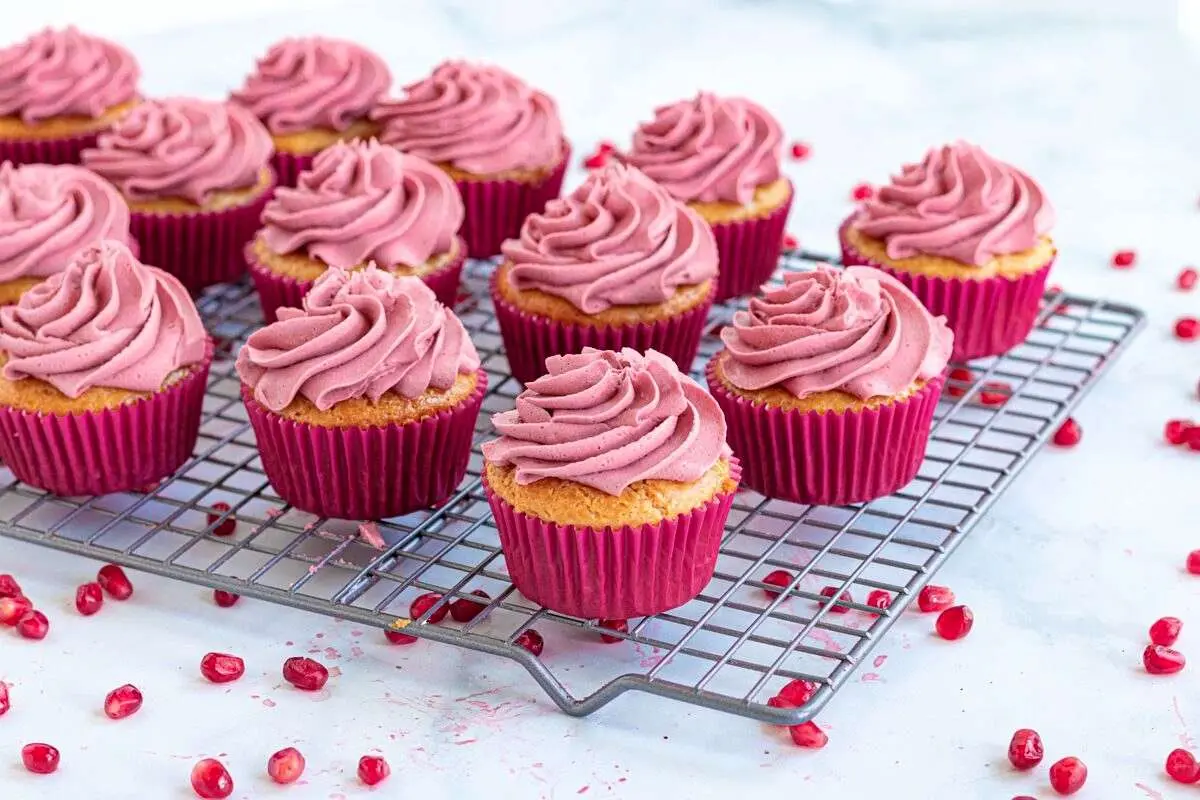طرز تهیه کاپ کیک انار+آموزش سس انار