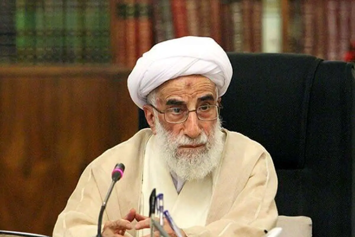 آیت‌الله جنتی: جوانان ما در معرض تهاجم همه جانبه دشمنان قرار دارند