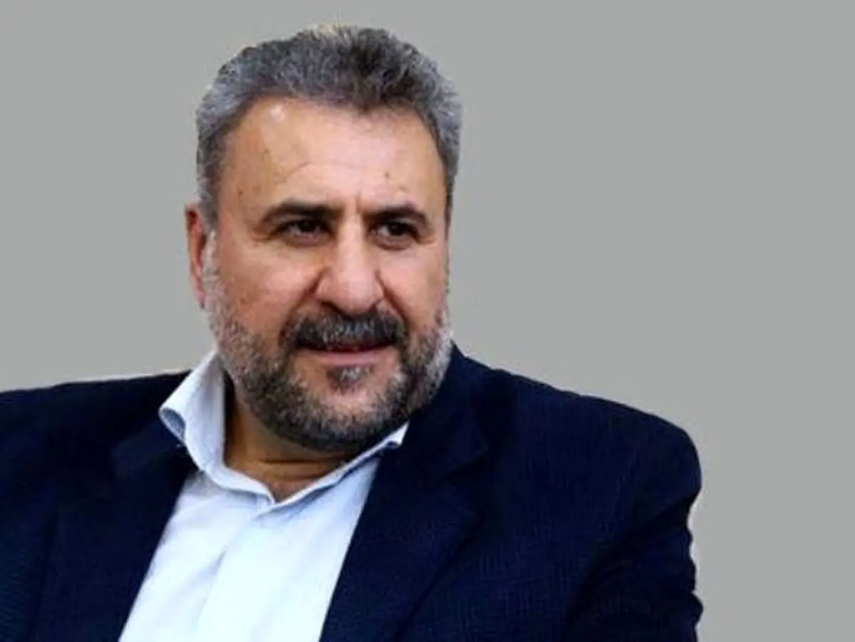 فلاحت پیشه: ایران روزانه هزاران میلیارد برای فروش نفت تخفیف می‌دهد