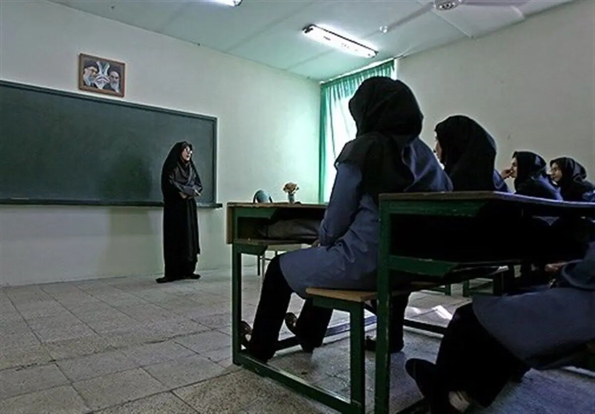 دانش‌آموزان دختر متأهل می‌توانند در نوبت روزانه مدارس ادامه تحصیل دهند