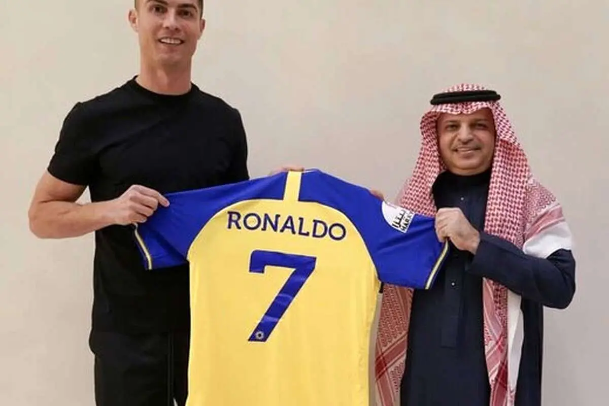 (تصویر) انتقاد تند به دستمزد هنگفت رونالدو