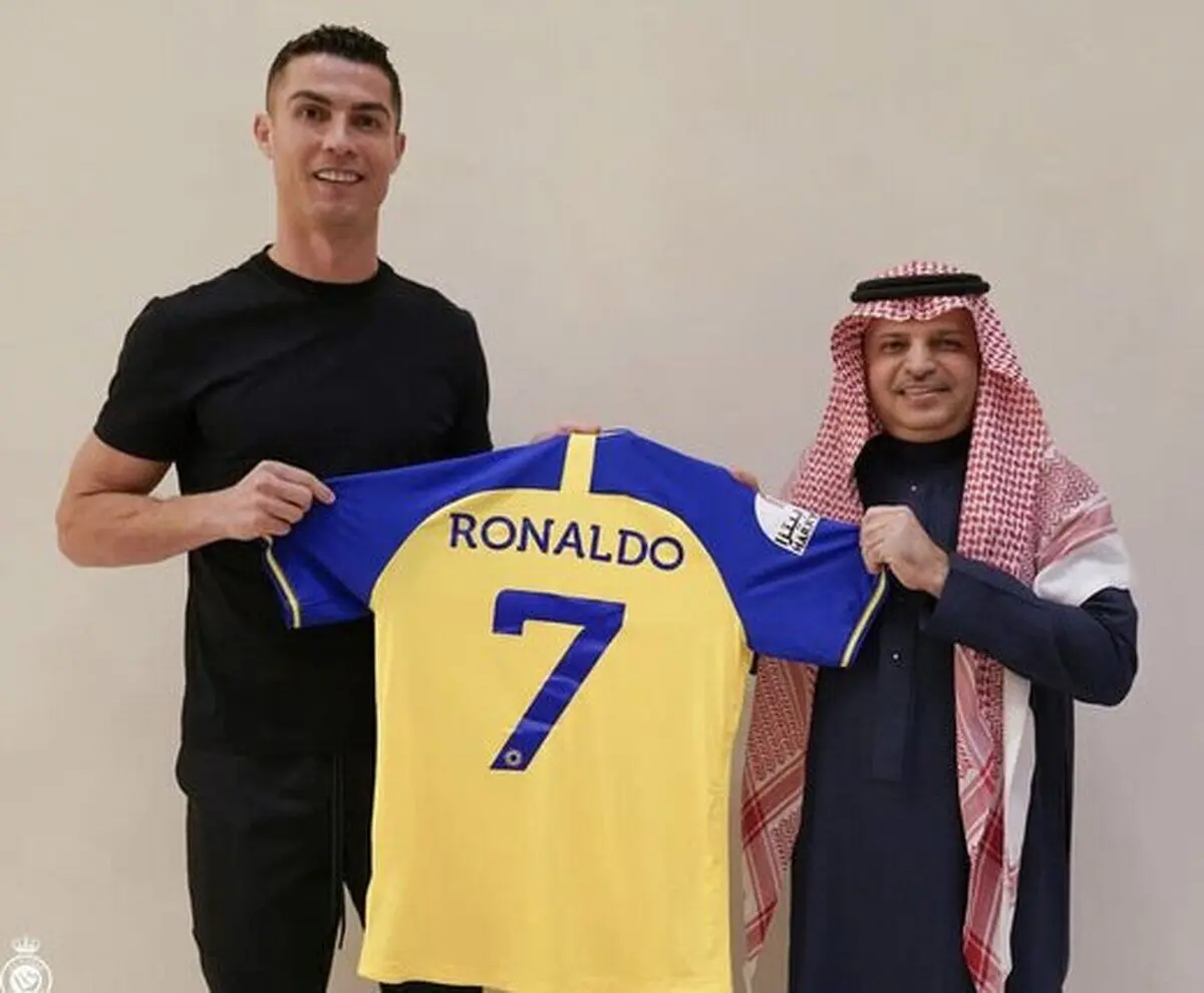 (تصویر) انتقاد تند به دستمزد هنگفت رونالدو