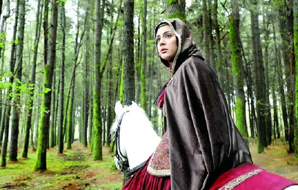 اشک و آه گلنار در استوری میترا رفیع