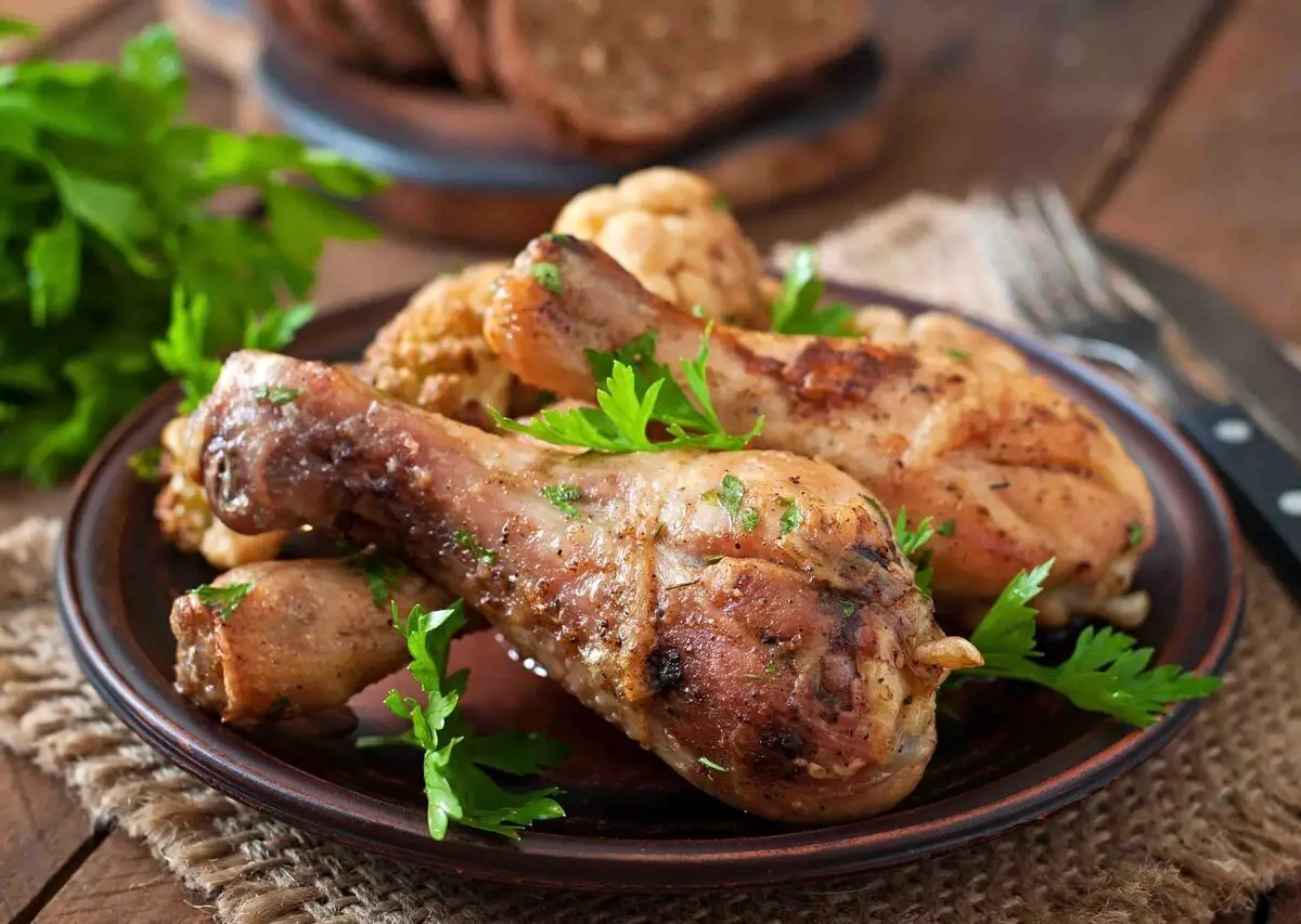 طرز تهیه مرغ دودی؛ طعم بی‌نظیر و فراموش نشدنی