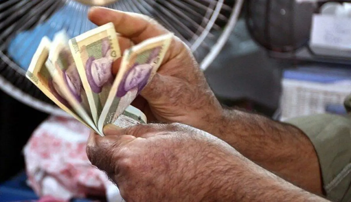 حداقل حقوق کارگر ایرانی به دلار چقدر می‌شود؟