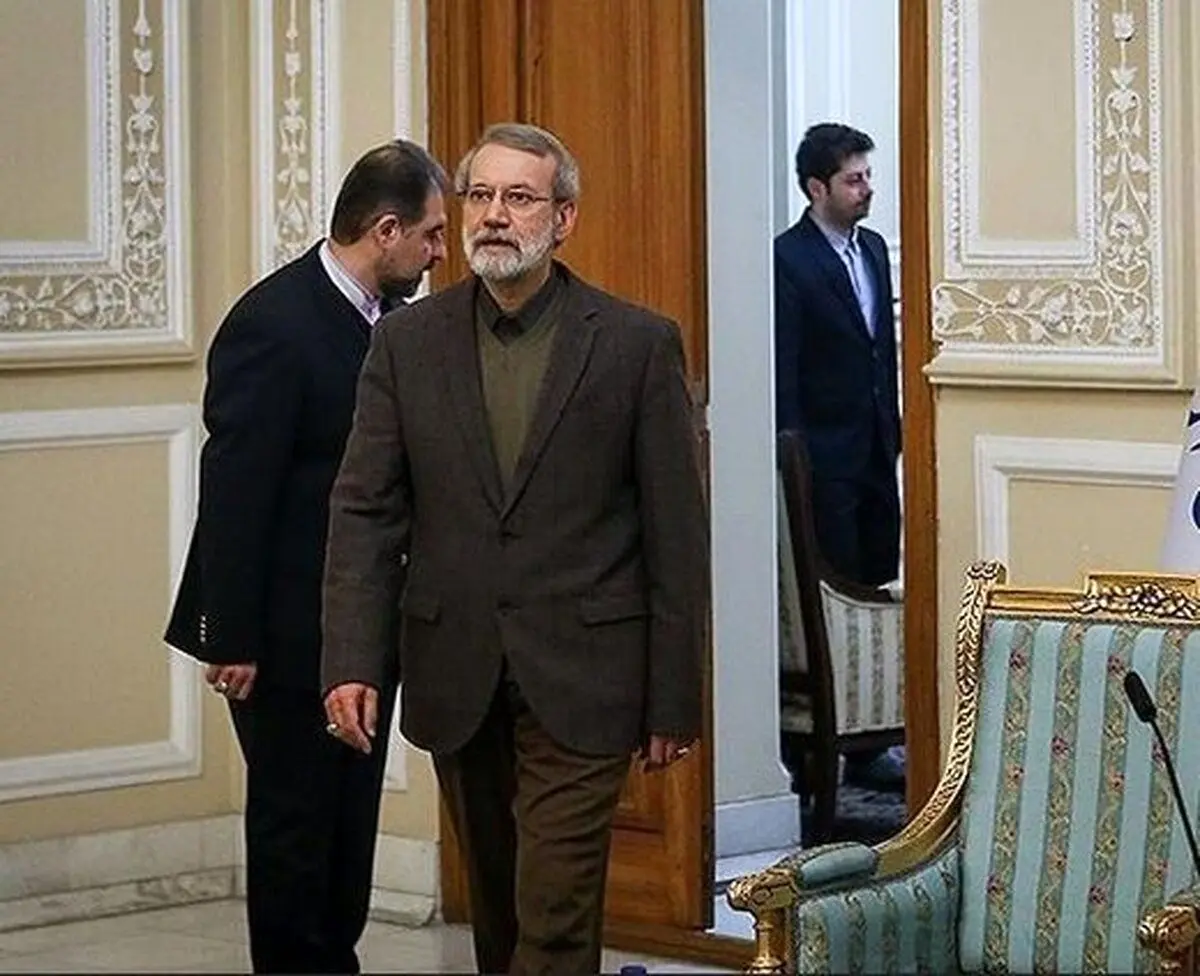 دو معنای شکستن سکوت لاریجانی