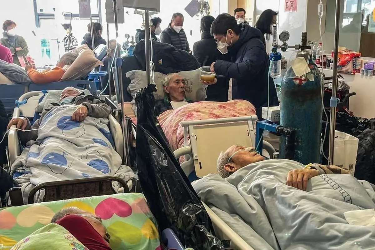 (ویدئو) بیمارستان شانگهای مملو از افراد مبتلا به کرونا