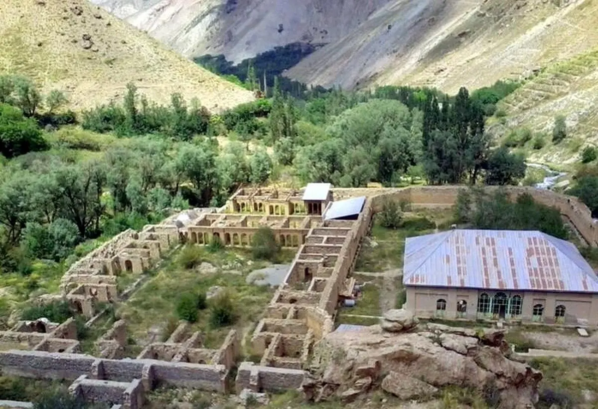 نخستین بار، آش معروف شاه در این کاخ پخته شد