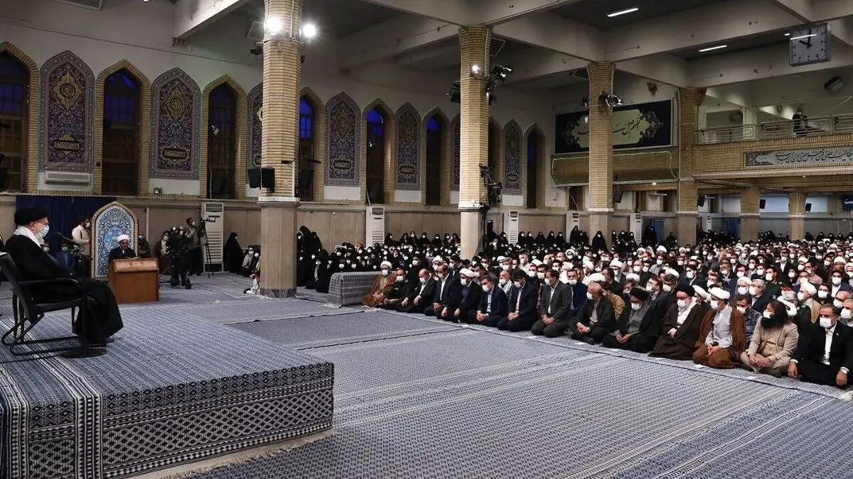 اشاره رهبر انقلاب به یک سند تازه منتشر شده: کارتر در سال ۱۹۷۹ به سازمان سیا دستور سرنگونی انقلاب را داده است