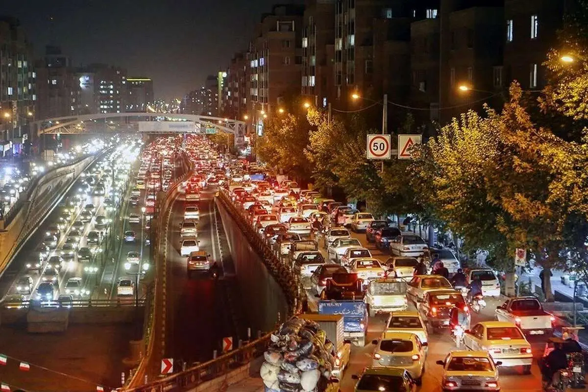 (ویدئو) تردد شبانه کامیون‌ها کنترل نمی‌شود/ صنایع کوچک و بزرگ مازوت می‌سوزانند