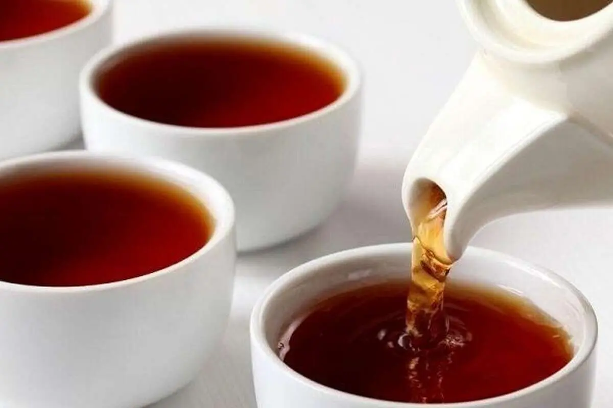 مصرف چای پررنگ برای این افراد ممنوع