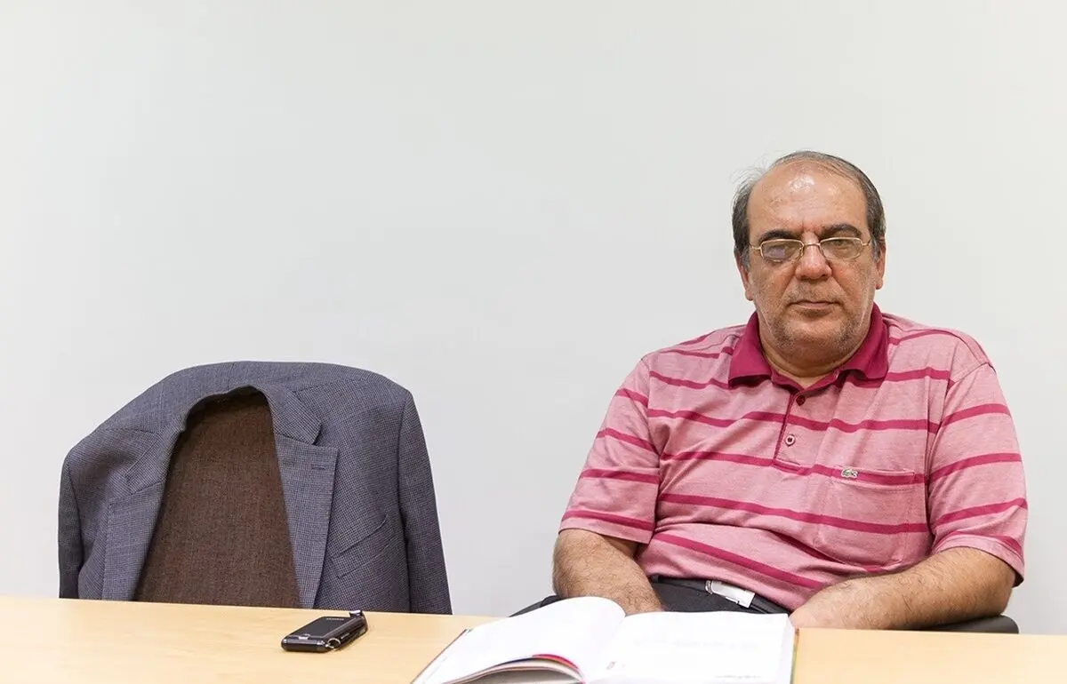 نمی‌توان قانونی گذاشت که نیمی از جامعه آن را نپذیرند و نقض کنند