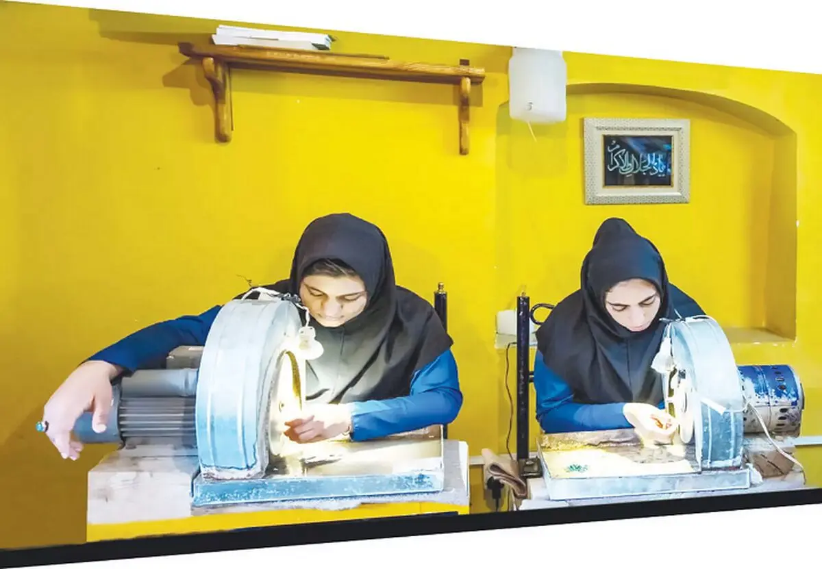 آسیب‌های جسمی، جنسی و روحی که زنان کارگر را گرفتار می‌کند