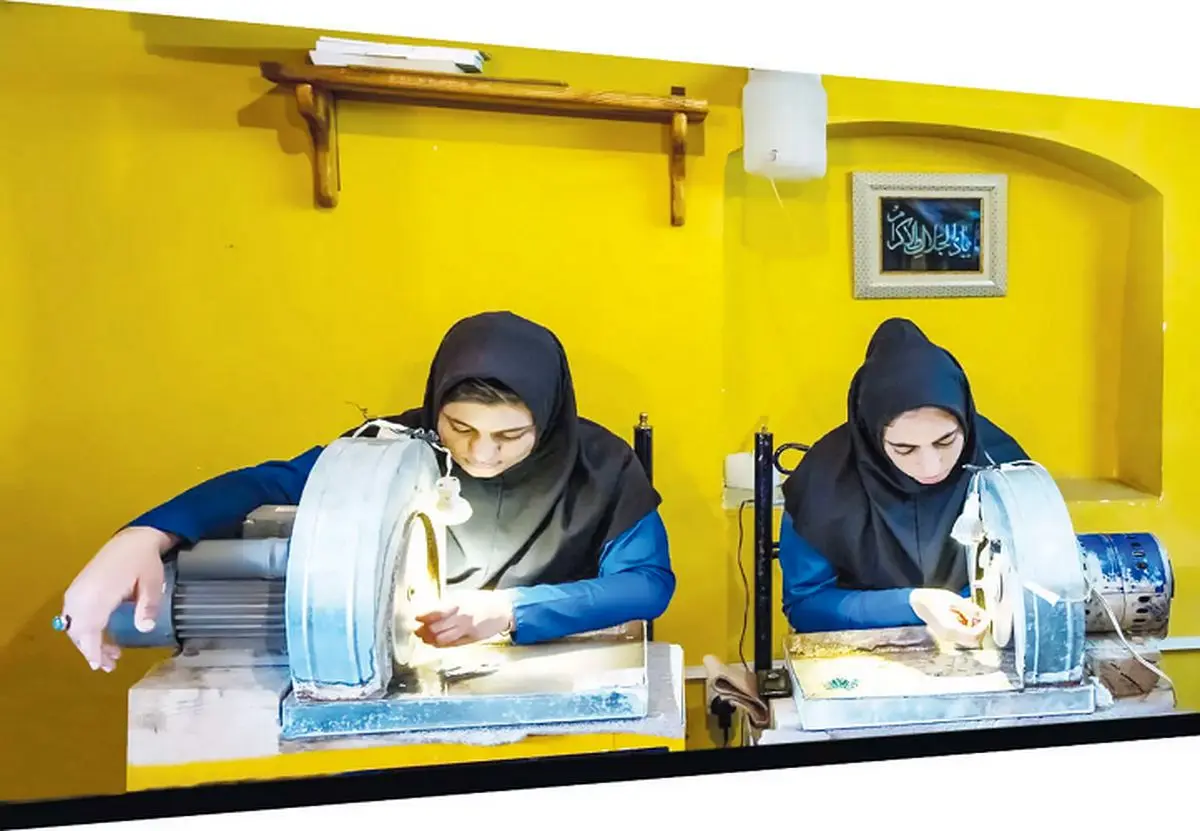 آسیب‌های جسمی، جنسی و روحی که زنان کارگر را گرفتار می‌کند