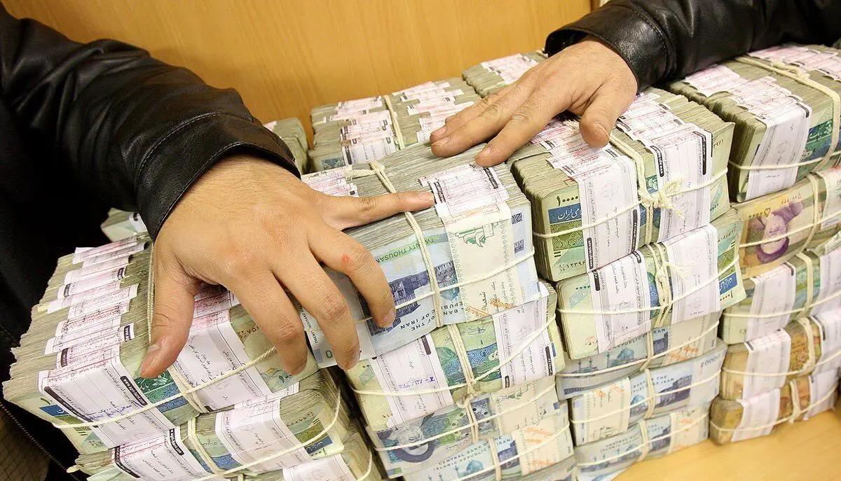 در سال ۱۴۰۲ چه میزان از درآمد خود را باید مالیات بدهید؟