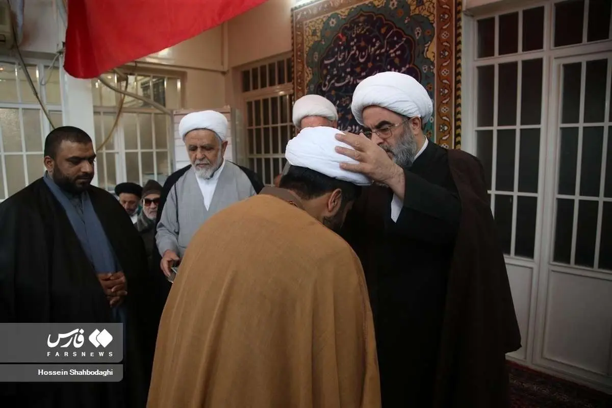 (تصاویر) مراسم عمامه گذاری طلاب در قم