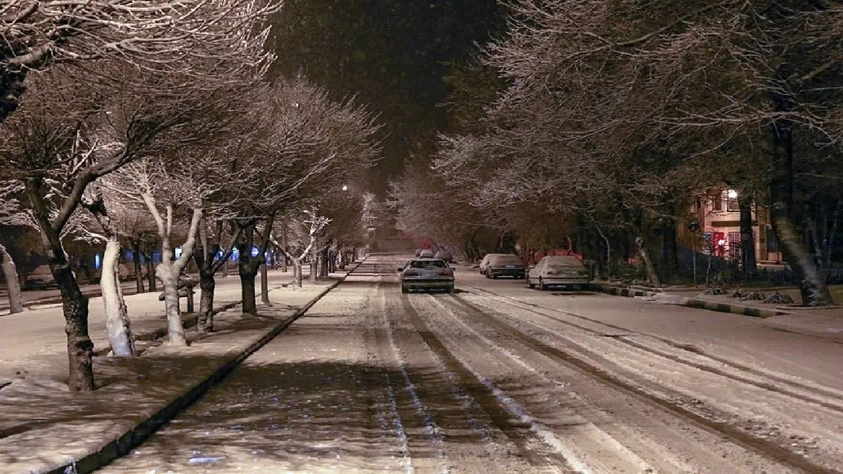 (ویدئو) تبدیل آب جوش به بخار در هوای سردتر از سیبری مشهد!