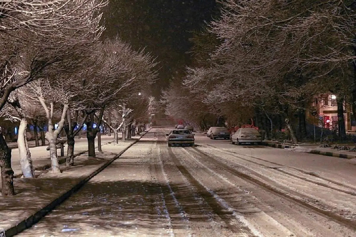 (ویدئو) تبدیل آب جوش به بخار در هوای سردتر از سیبری مشهد!