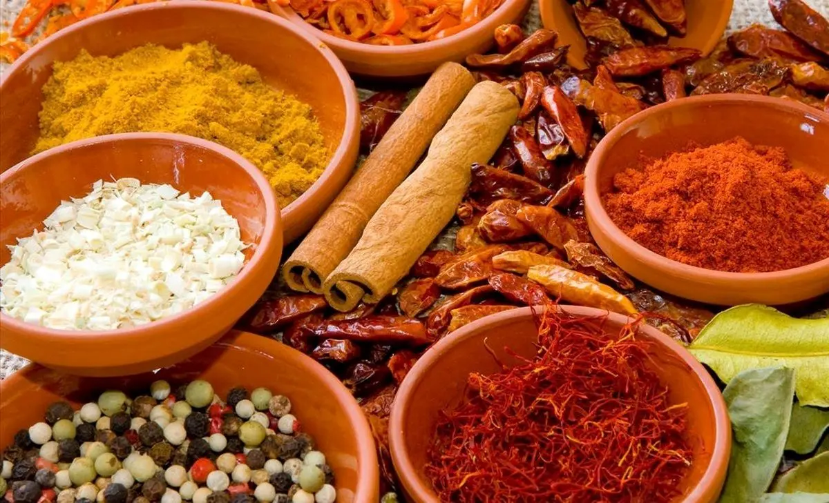 توقیف ادویه‌های شیشه‌ای در ایستگاه راه آهن