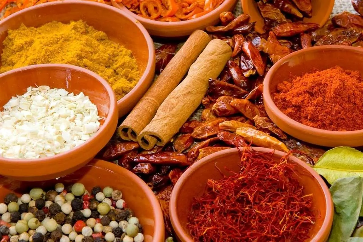 توقیف ادویه‌های شیشه‌ای در ایستگاه راه آهن