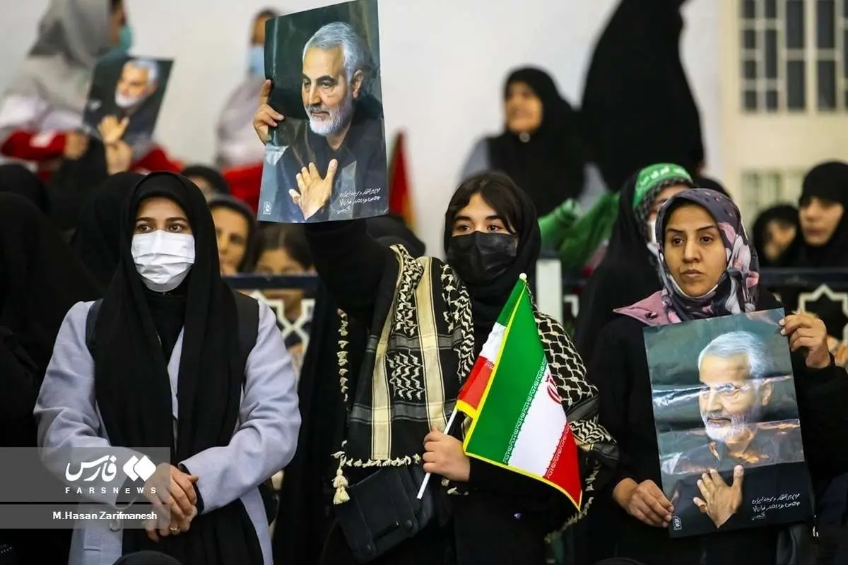 (تصاویر) زنانی با روسریهای متفاوت در مراسم سردار سلیمانی