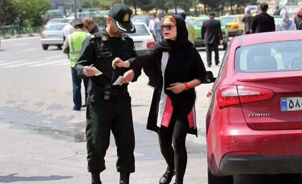 روزنامه همشهری: ممکن نیست مردی با دیدن زن بی‌حجاب لذت نبرد!