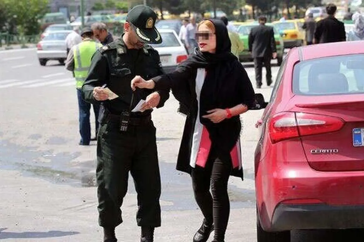 روزنامه همشهری: ممکن نیست مردی با دیدن زن بیحجاب لذت نبرد!