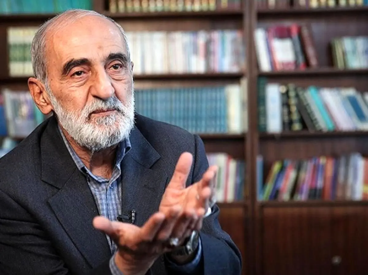 پیشنهاد حسین شریعتمداری در واکنش به اقدام «شارلی ابدو»: تنگه هرمز را ببندیم
