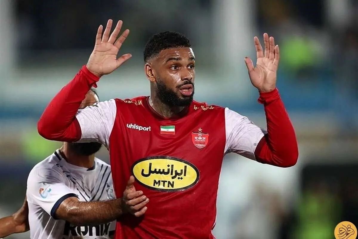 (عکس) آفتابی شدن مهاجم پرسپولیسی در لیگ برتر انگلیس