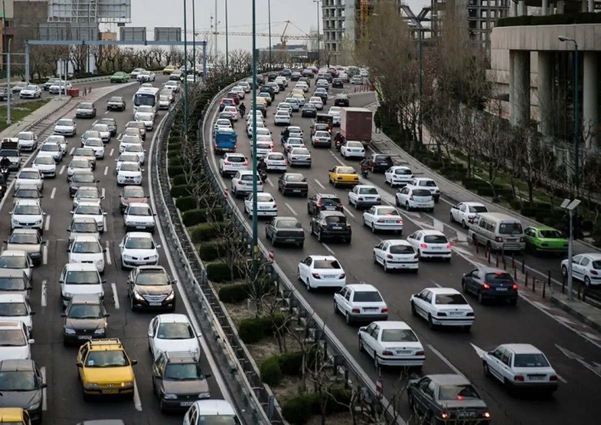 ترافیک سنگین در آزادراه پردیس- تهران