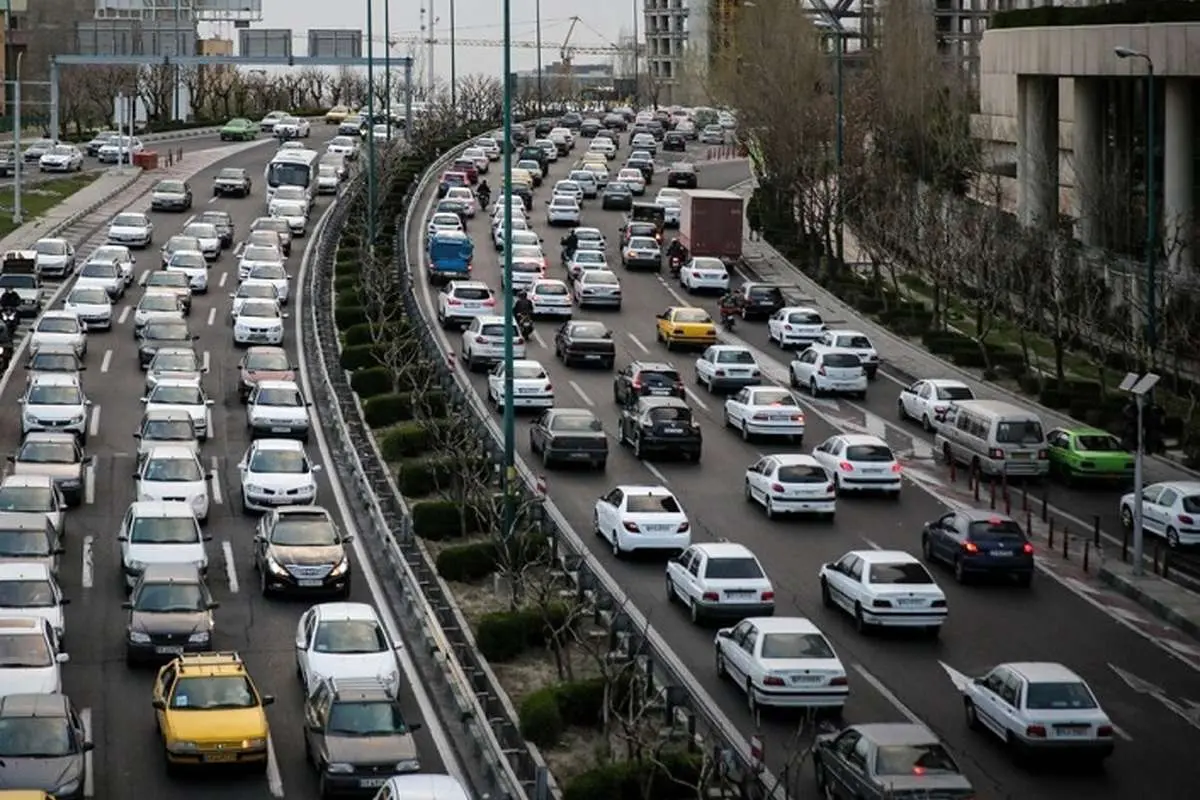 ترافیک سنگین در آزادراه پردیس- تهران
