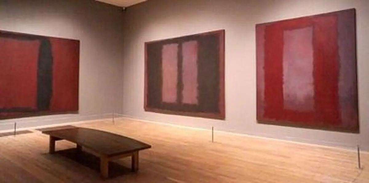 (تصاویر) دنیای وارونه؛ پنج اثر هنری که اشتباه آویزان شدند