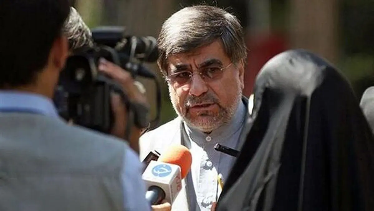 علی جنتی: «اجبار زنان به حجاب» از سوی حکومت را از کجای اسلام درآورده‌اند؟!