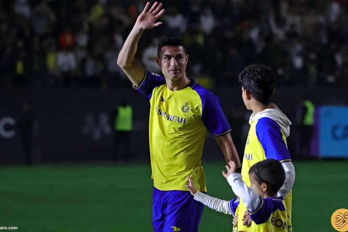 (ویدیو) ذوق‌زدگی کریستیانو رونالدو از کودکی که ادایش را درمی‌آورد