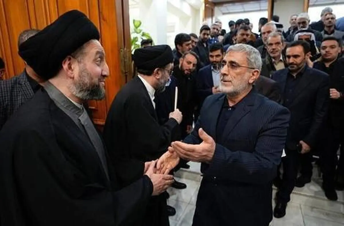 (تصویر) حضور سردار قاآنی در مراسم ترحیم همسر شهید حکیم