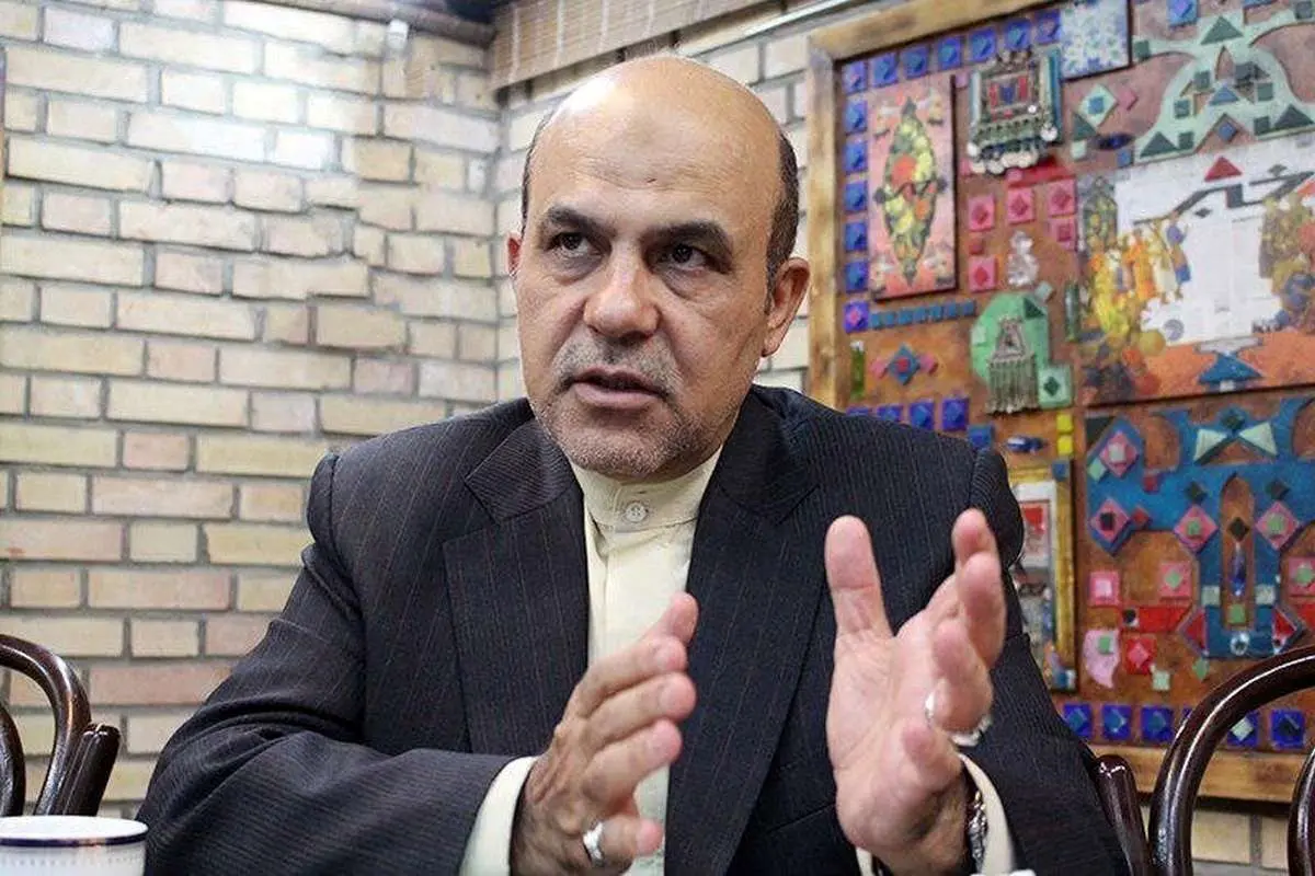 هشدار رسانه اصولگرا: اکبریها از «مریخ» نیامدهاند!