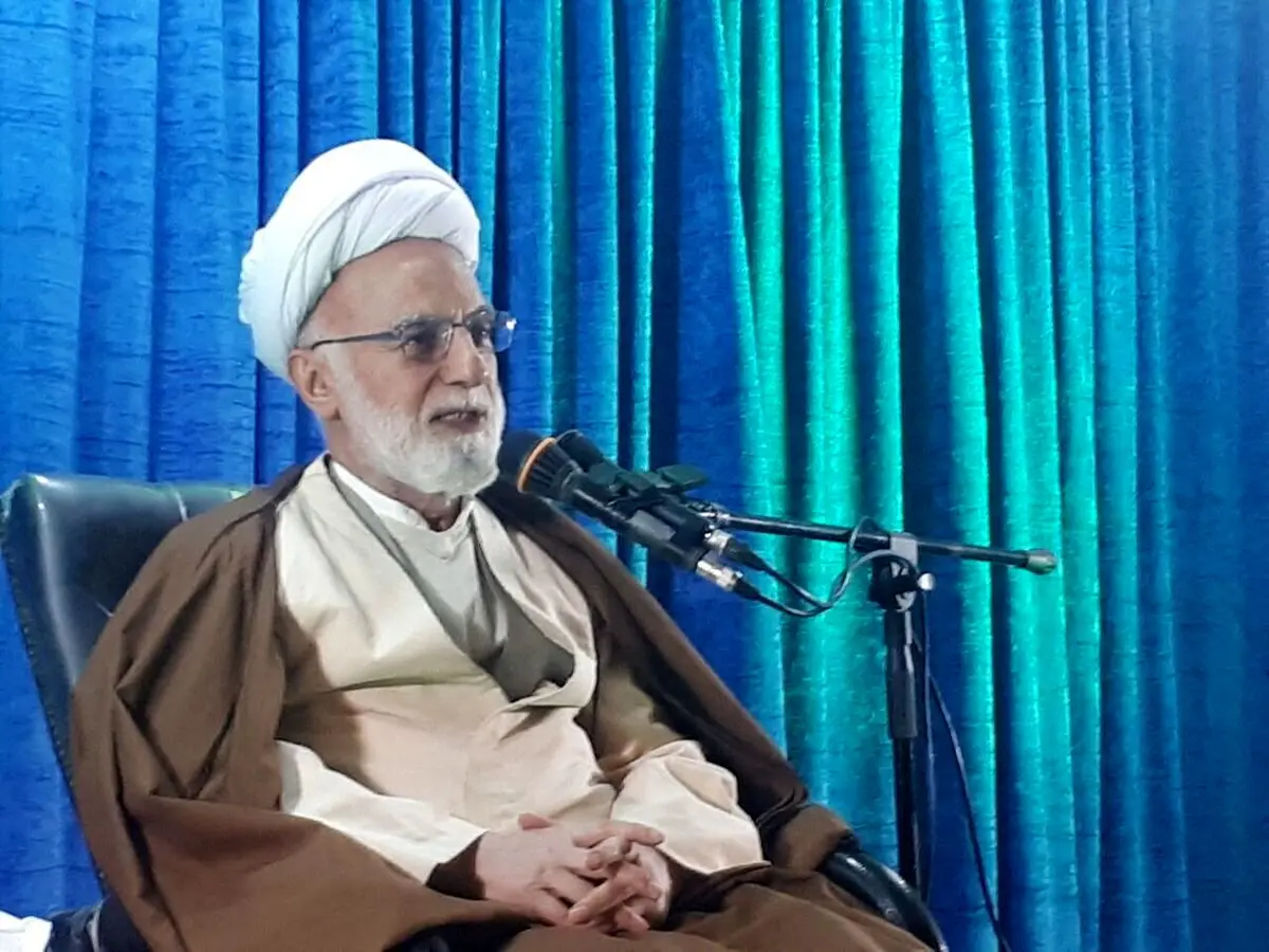 دری نجف آبادی: «خاکستری‌ها»، فریب چند زن «مزدور و بزک کرده» را خوردند