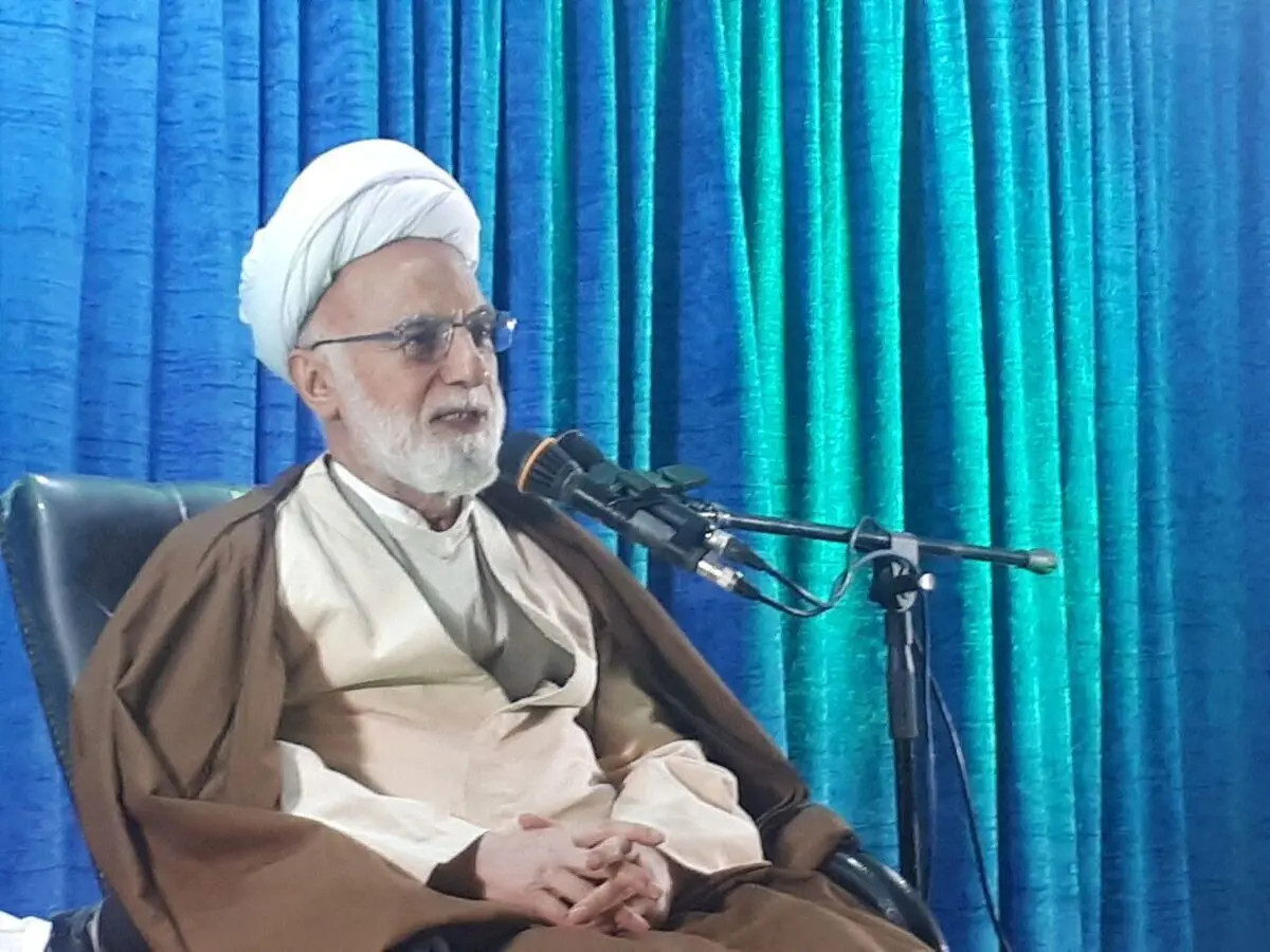دری نجف آبادی: «خاکستری‌ها»، فریب چند زن «مزدور و بزک کرده» را خوردند