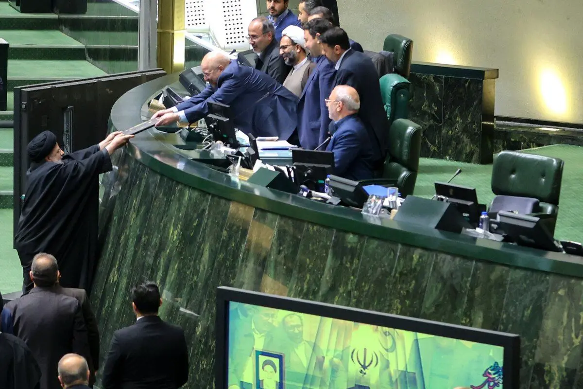 حق‌شناس، اقتصاددان: باتوجه به لایحه بودجه، قدرت خرید کارکنان دولت در سال آینده حدود ۵۰ درصد کاهش می‌یابد