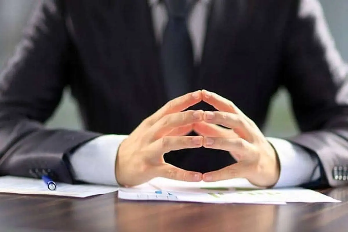 (کاریکاتور) آقای مدیر زیر این همه بار له نشی!