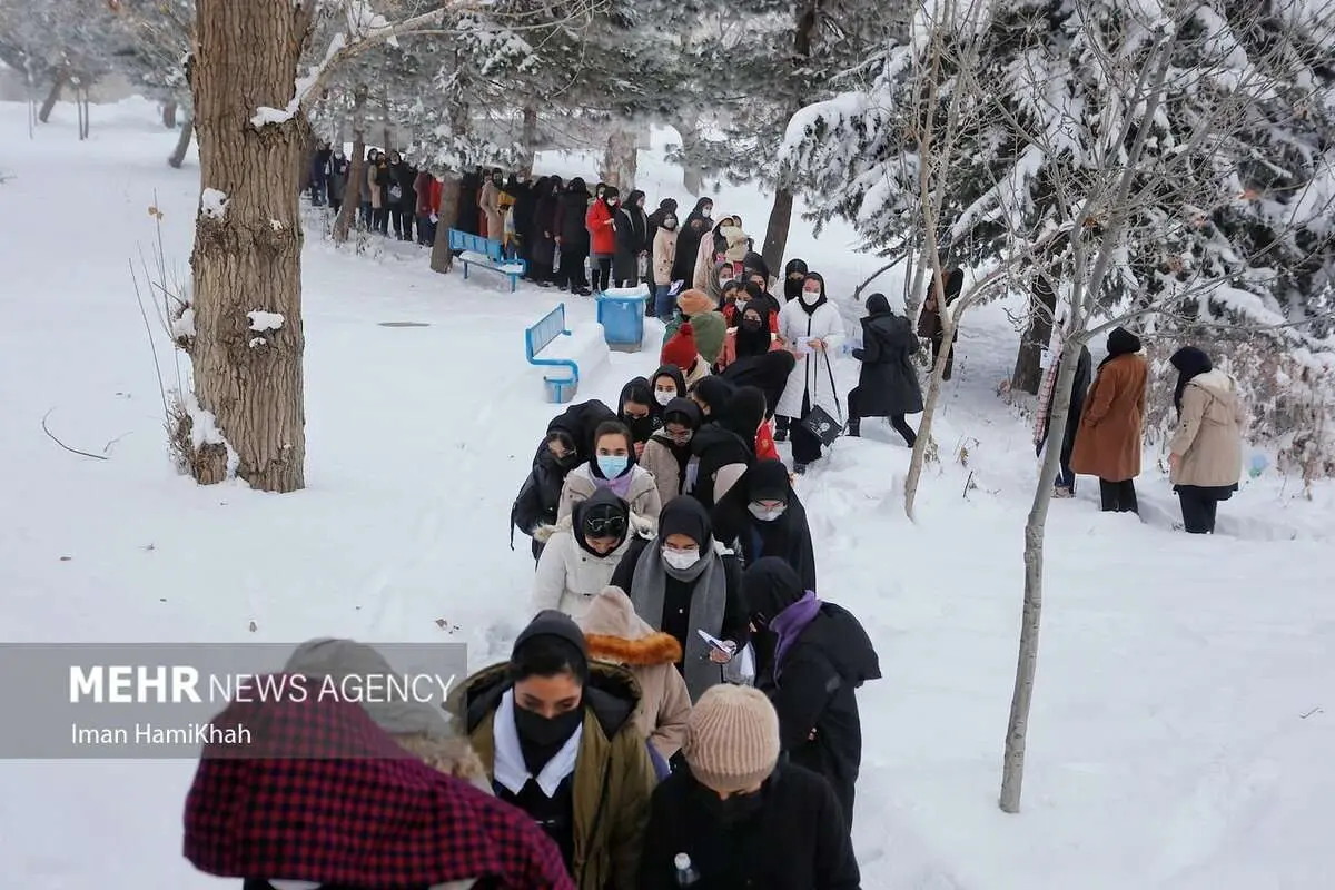 (تصاویر) کنکور وسط برف و بوران