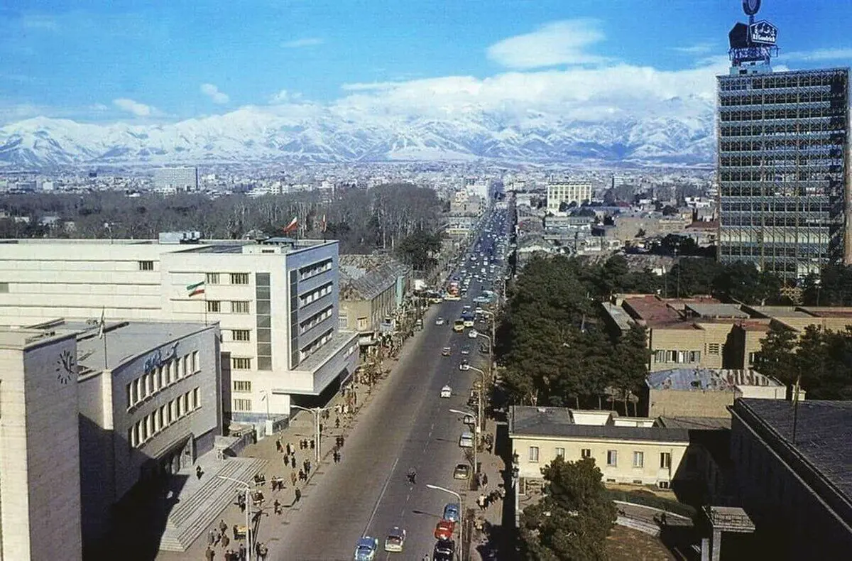 (تصویر) روزی روزگاری تهران با آسمان آبی و خیابان های خیلی خلوت