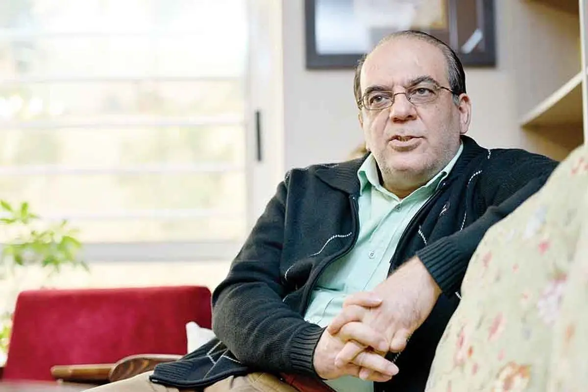 عبدی: با این دست فرمان سال ۱۴۰۲ چشم انداز روشنی ندارد