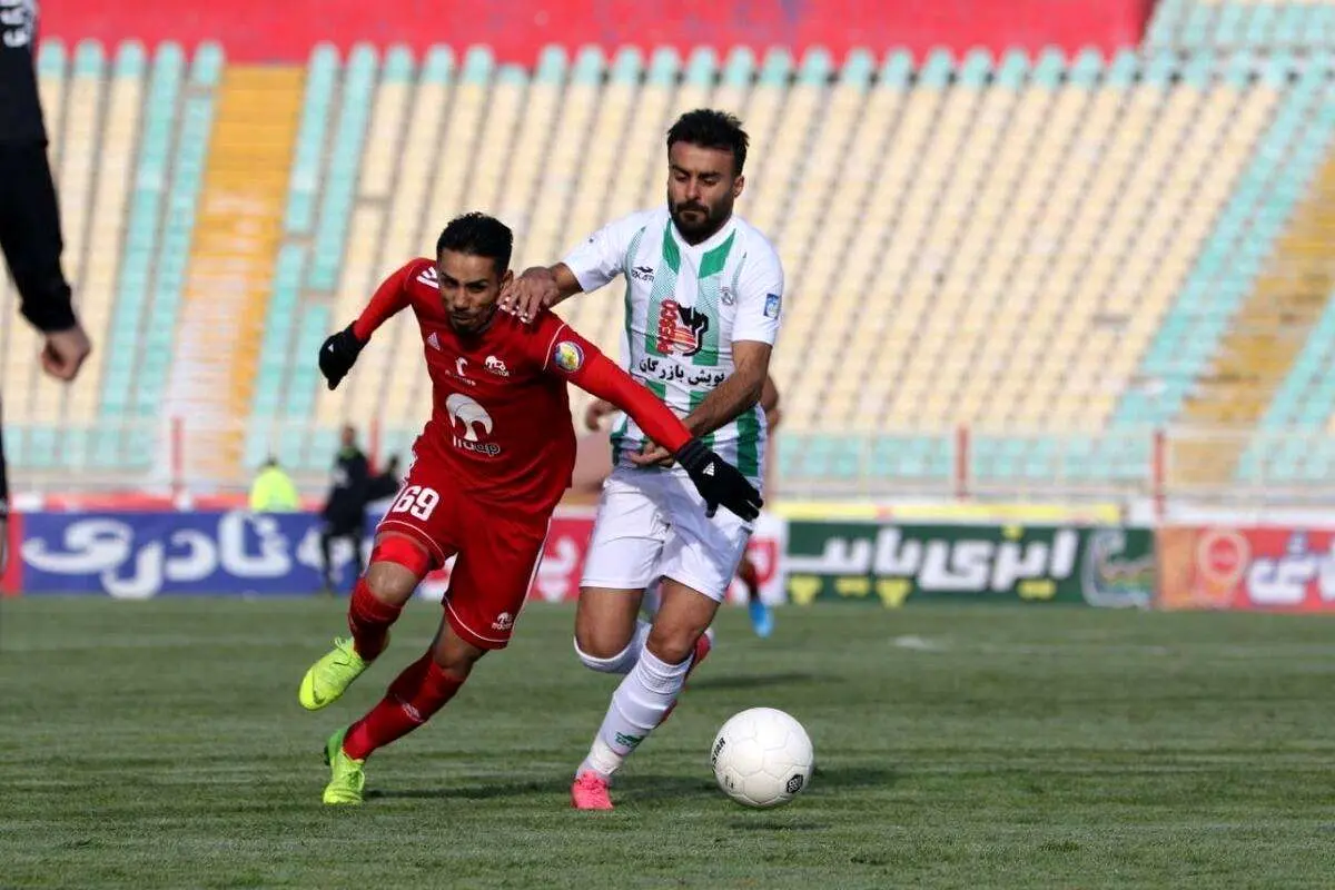 ذوب‌آهن - تراکتور هم با تماشاگر شد