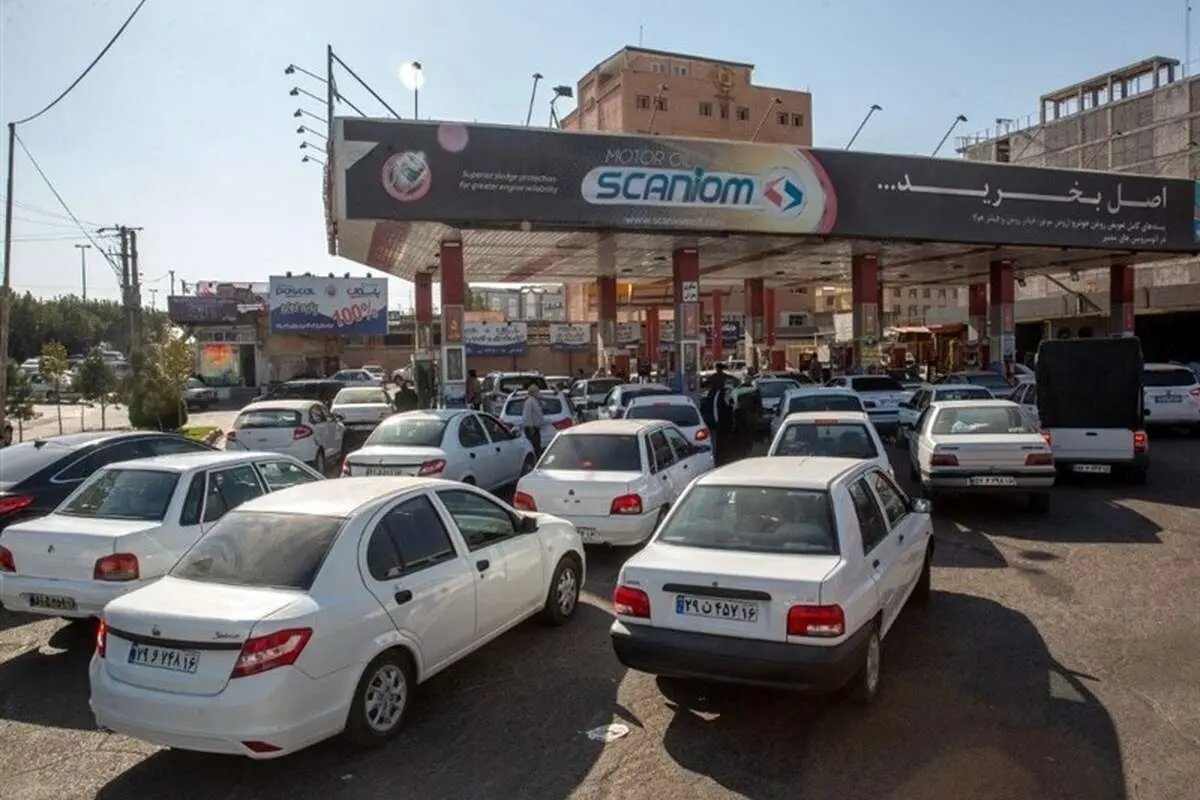 صنف جایگاه‌داران:‌ کمبود بنزین نداریم، کارت‌خوان‌ها خراب است