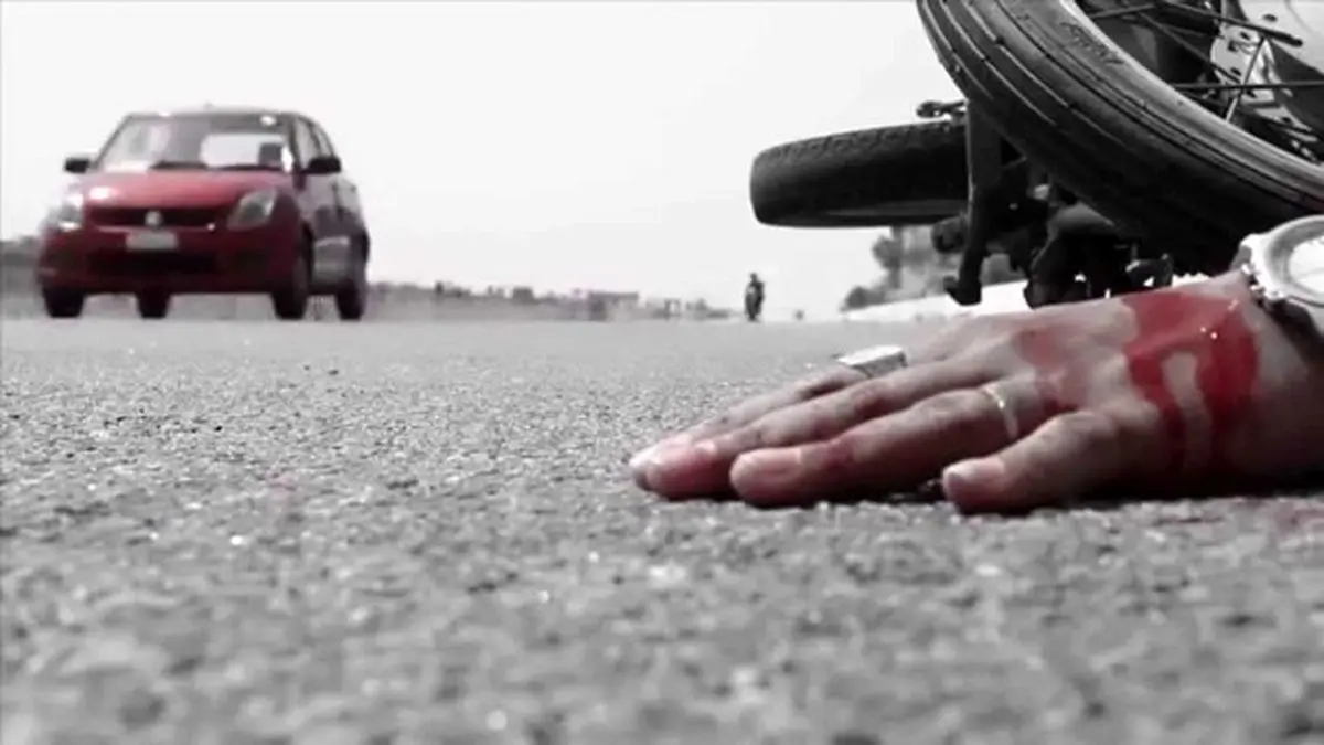 (ویدئو) تصویری دلخراش از تصادف عابر پیاده با ماشین