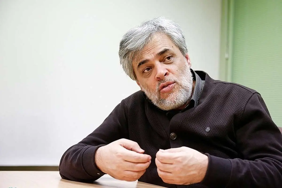 محمد مهاجری: راه اصلاح اندیشه دولت رئیسی، تغییر ۹۰ درصد کابینه است / یک جریان توهمساز وجود دارد